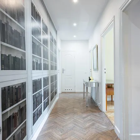 - Great Location - Big And Bright Apartment&nowy Swiat Apartment Warschau