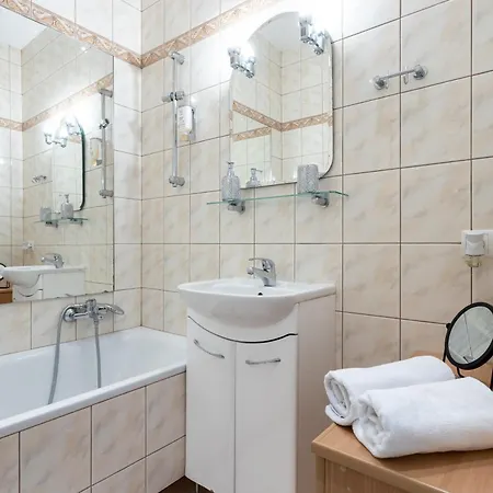 - Great Location - Big And Bright Apartment&nowy Swiat Lejlighed